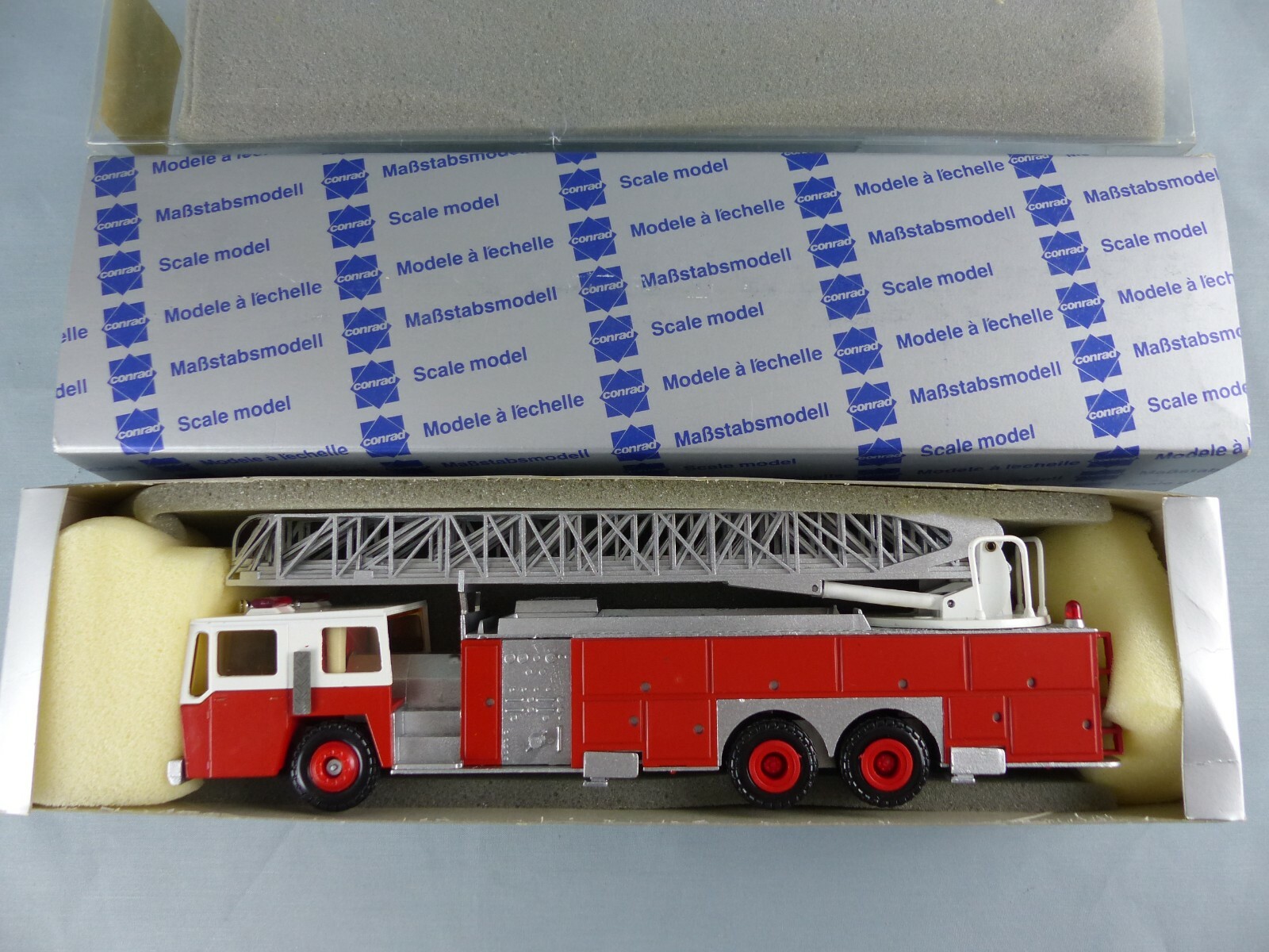 Camion de pompier CONRAD 1:50 grande échelle EMERGENCY cadeau idéal pour passionné de secours