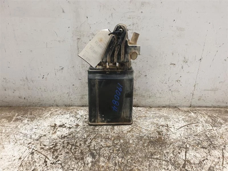 Toyota Tacoma 2008 4,0 L 6 cilindros montaje de bote de vapor de combustible  Foto 4 de 4