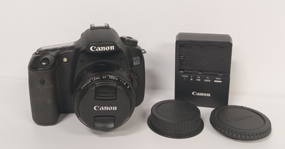 Canon EOS 60D 18MP DSLR Camera w/ 50mm f/1.8 II EF Lens - Full 