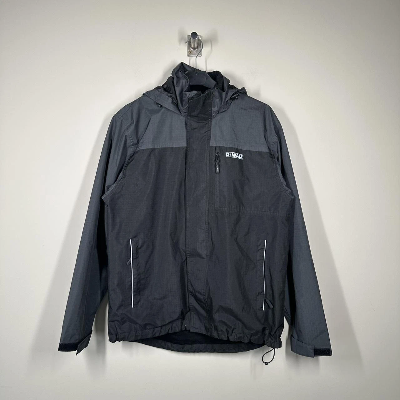Men’s DeWalt Storm Waterproof Hooded Jacket Workwear Size L
