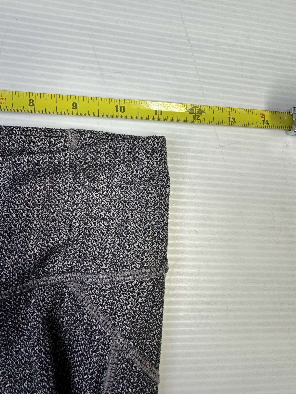 Athleta Gray Herringbone Static Drifter Capri Leg… - image 9