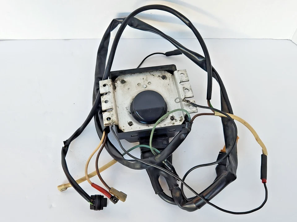 1974-1983 Volvo 240 242 244 245 Bosch Ignition Control Module and Wire Harness - Image 3 of 4
