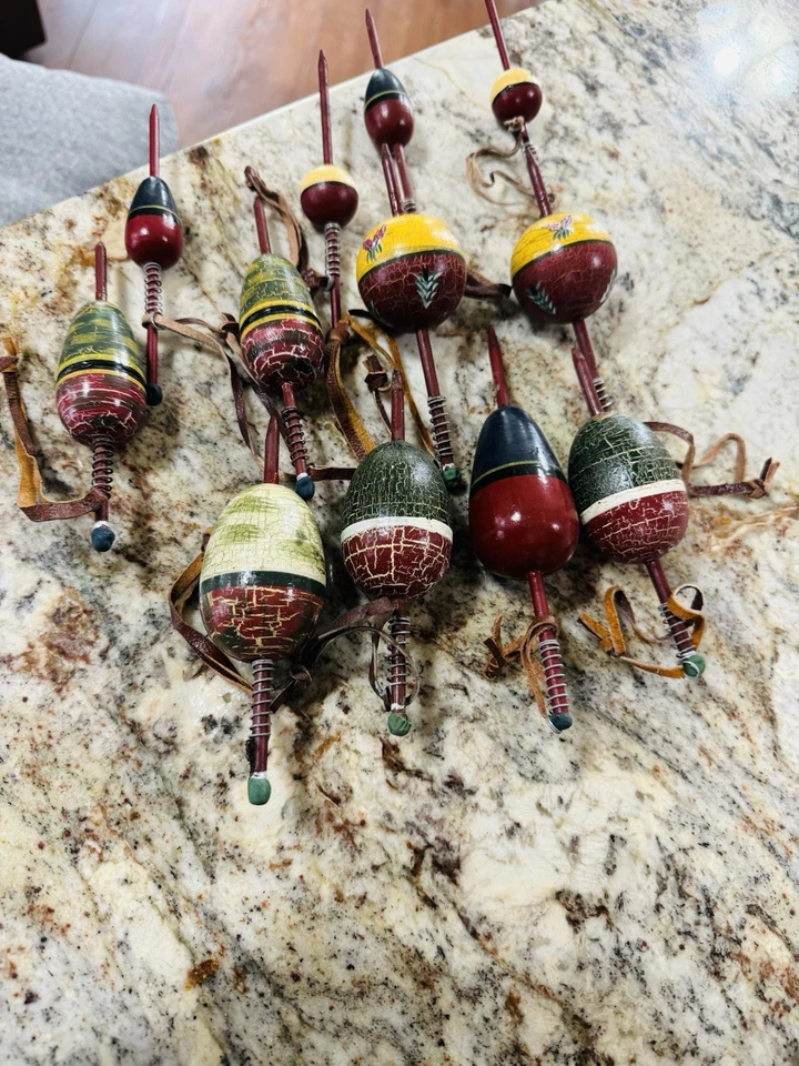 12 Vintage Wooden Hand painted Fishing Bobbers - Image 4 of 4