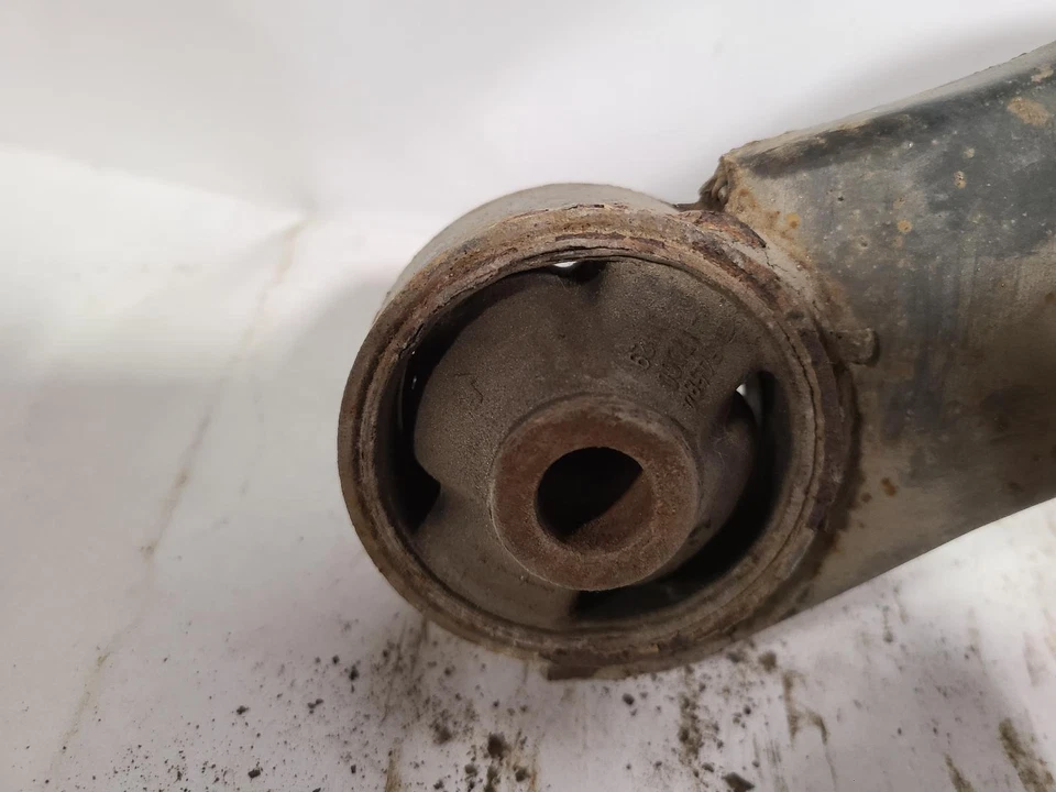 Brazo de control inferior delantero derecho usado delantero se adapta a: Hyundai Elantra 2005 delantero Foto 3 de 4