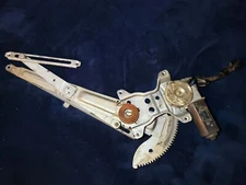84-88 Toyota Pickup 84-89 4Runner Power Window Regulator W Motor No Vent RIGHT
