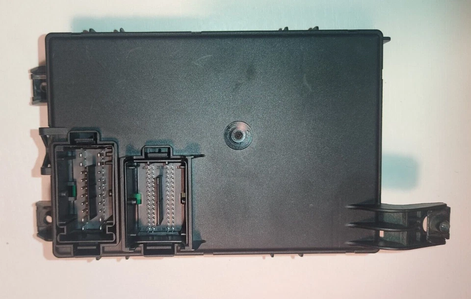 GM13286031  Sicherungskasten / Steuergerät für Opel Corsa D - Bild 2 von 2