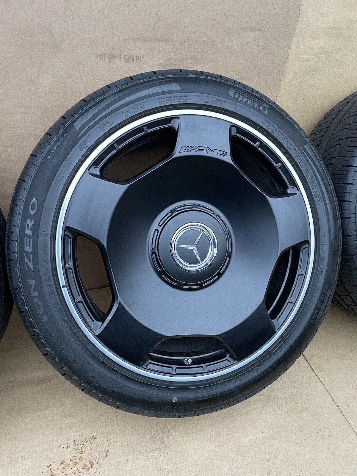 Original Mercedes W463 G63 AMG 22