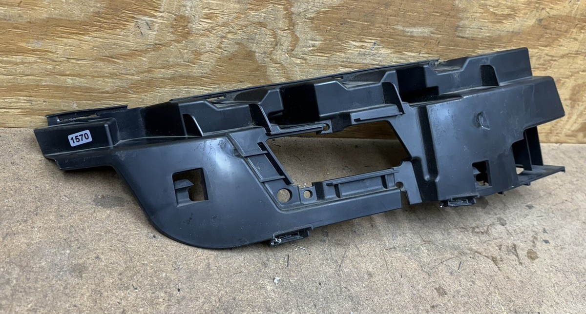 2017 2018 2019 2020 Jaguar F-Pace Front Bumper Bracket Right
