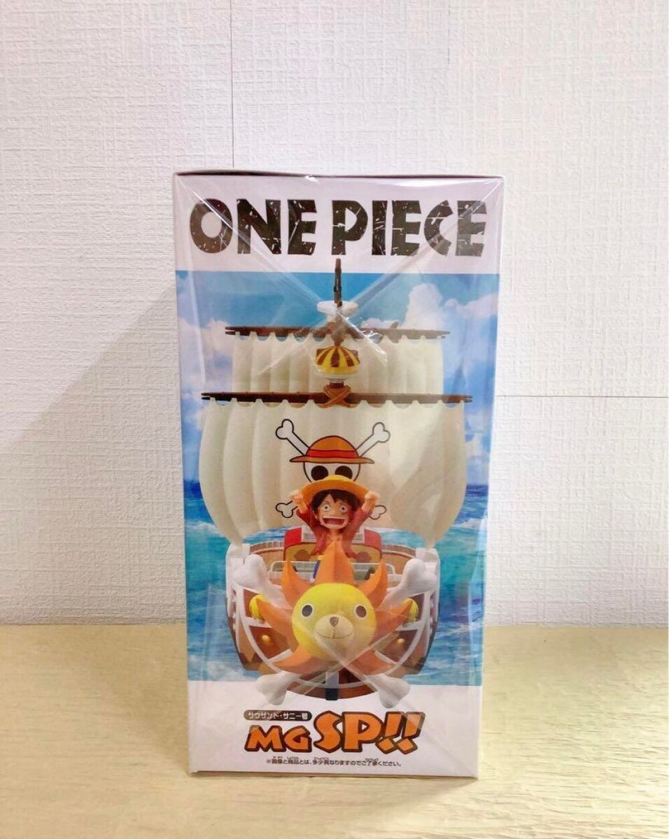  Banpresto One Piece Mega World Collectable Figure Special!! Gold  Color : Toys & Games