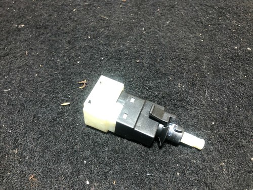MERCEDES SLK 1998 CONVERTIBLE 2DR BRAKE PEDAL SWITCH - Picture 2 of 3