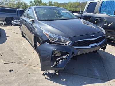 Used Front Upper Center Console fits: 2020 Kia Forte roof w/o sunroof Front Uppe