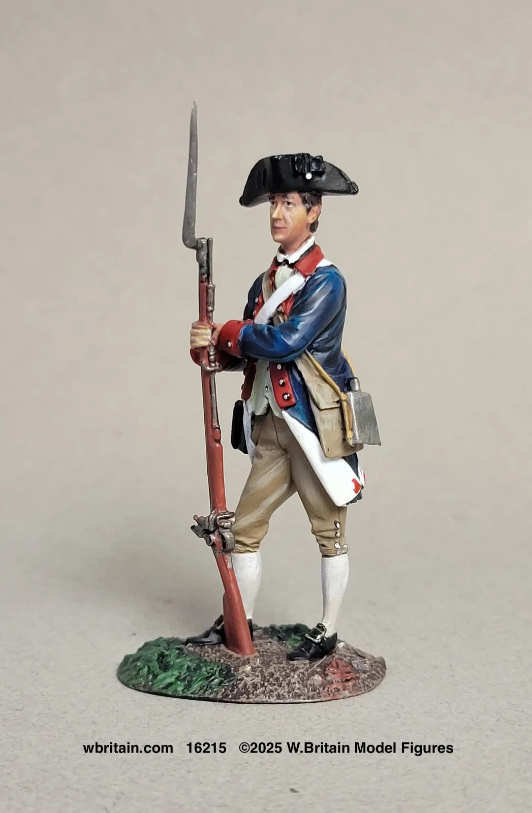 BRITAINS SOLDIERS 16215 - Continental Line Soldier Resting Diecast Metal Figure