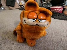 Vintage 1981 Dakin Garfield The Cat 9” Plush Stuffed Animal Sitting Sleepy 80’s