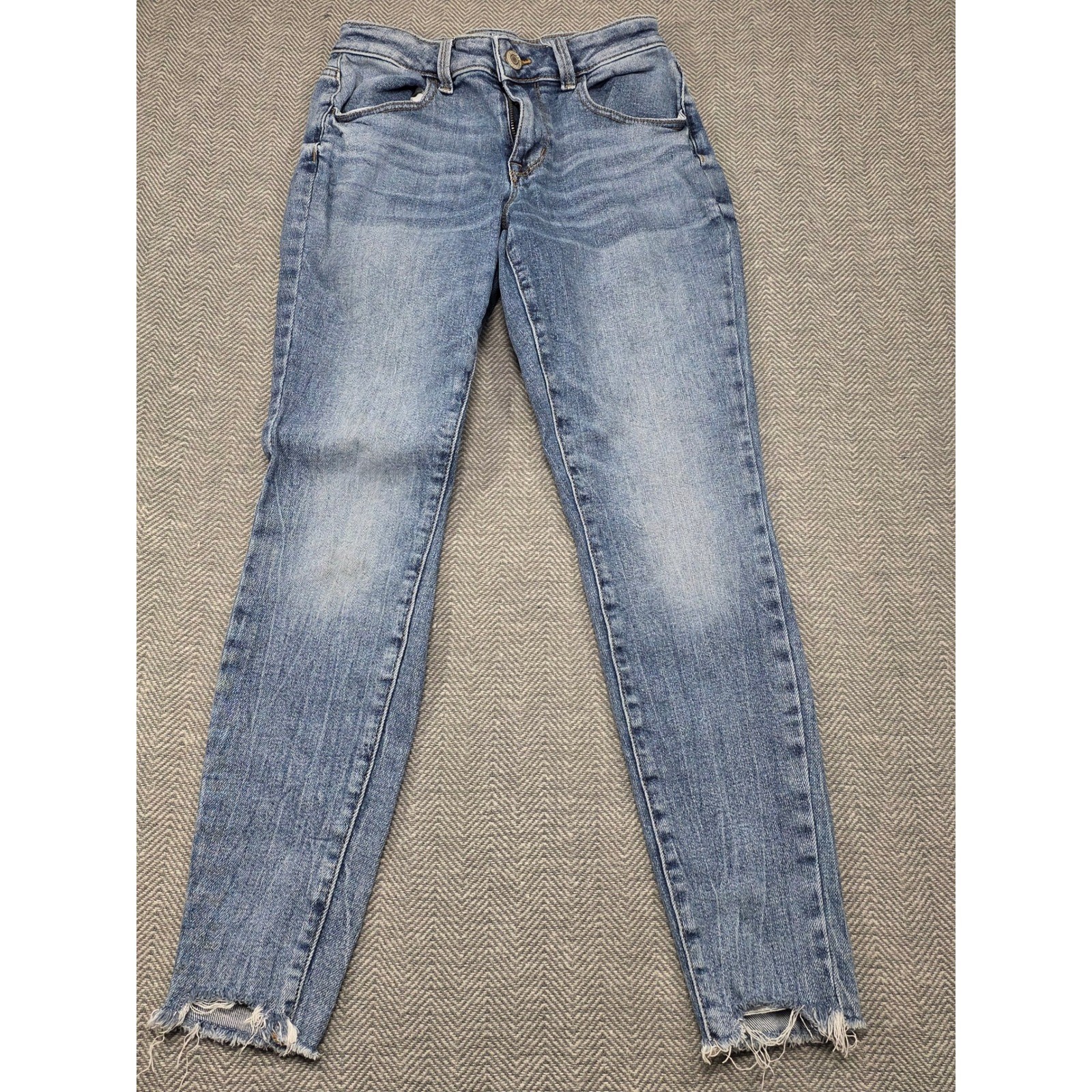 maurices High Rise Distressed Raw Hem Skinny Jeans Womens Size 4 Light Wash