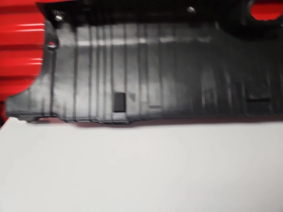 2014-2016 KIA CADENZA MALETERO TRASERO PESTILLO CUBIERTA UMBRAL PLACA DE DESGASTE 85770-3R000 OEM. Foto 4 de 4