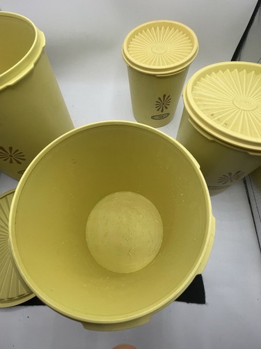 Vintage Tupperware Nesting Canister Set di 4 Servalier Giallo Sunburst con Coperchi - Foto 7 di 11