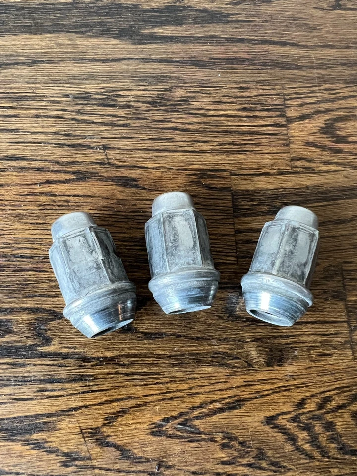 2011 - 2014 Ford Edge 2.0L Lug Nut Bolt OEM — 第 2/3 张图片