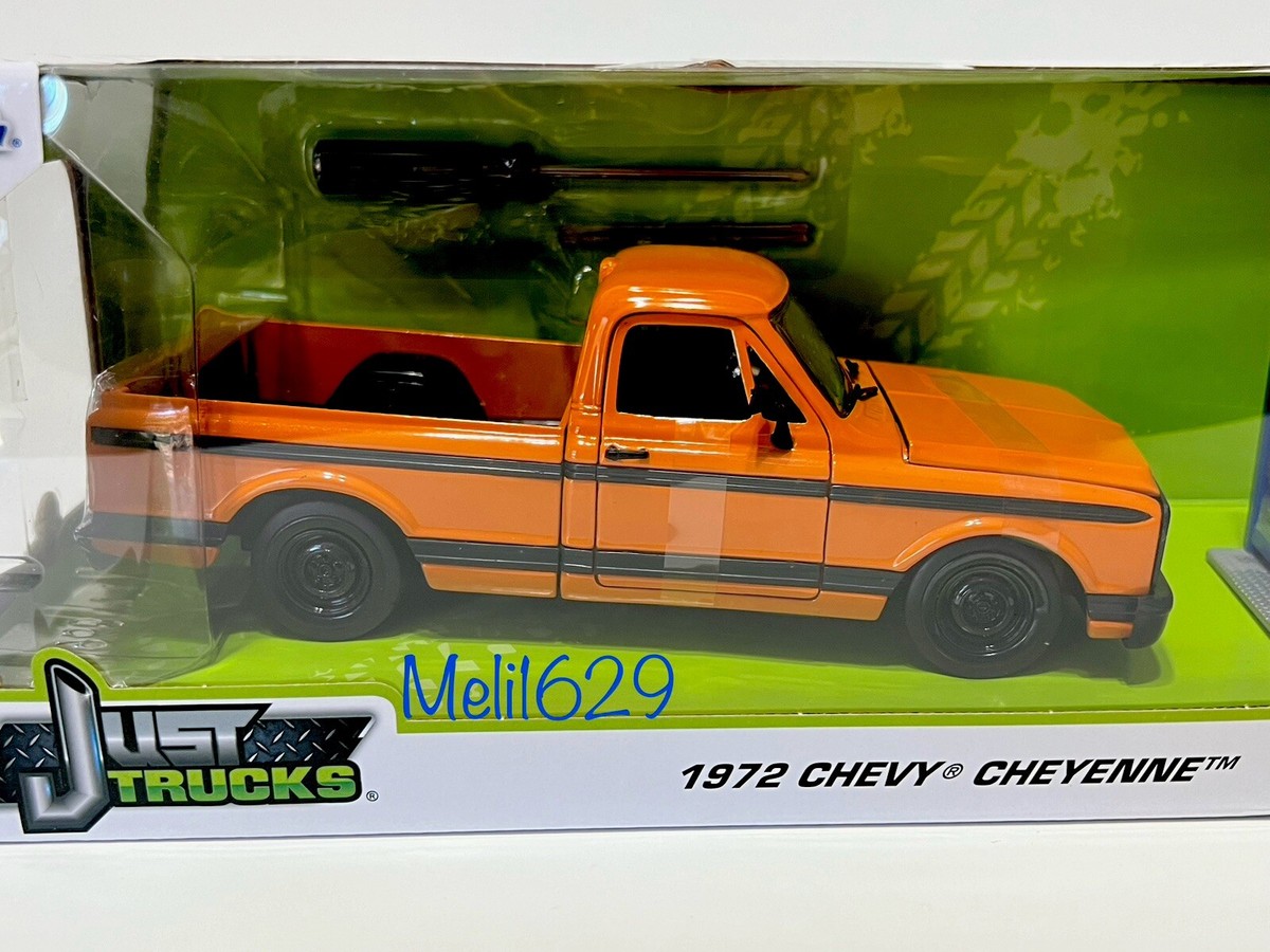 ミニカー jada toys 20th 1972CHEVY CHEYENNE Jada 1:24 Scale 20th Anniversary '72 Chevy Cheyenne Toy