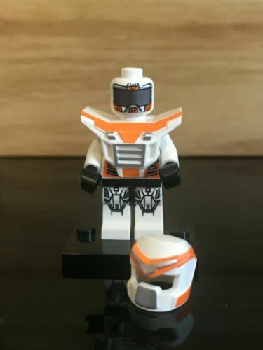 LEGO Ninjago Arin's Battle Mech 71804 104 Pcs 2 Minifigs Glider