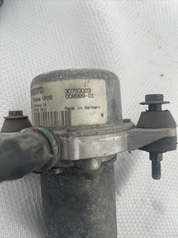 Conjunto de bomba de vacío de freno Volvo S40 2004 05 06 07 08 09 10 2011 30793023 OEM Foto 3 de 4