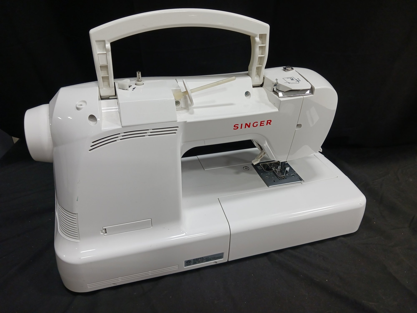 Singer Futura Quartet Sewing Machine 37431884039 eBay