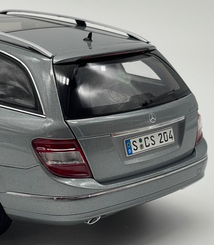 Autoart Mercedes Benz C Klasse (W205) T Modell in silbergrau, OVP, 1:18, D005 - Picture 7 of 12