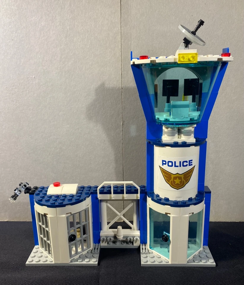 LEGO City 60210 Sky Police Air Base, foto 2 di 5