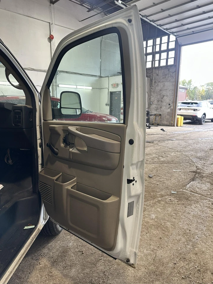 03 04 05 06 07 08 09 10 11 12 13 14 15 CHEVY EXPRESS 2500 puerta delantera derecha Foto 4 de 4