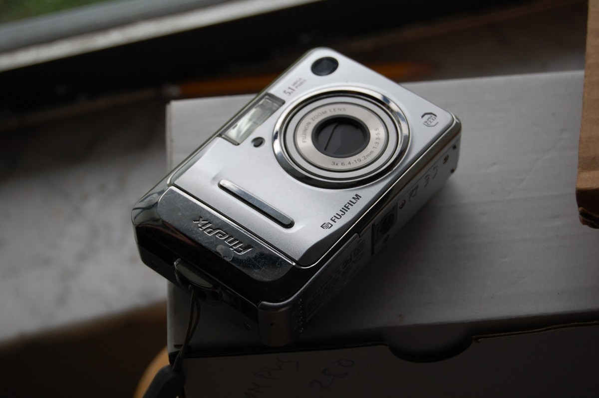 FUJIFILM デジタルカメラ FinePix (ファインピックス) A500 o7r6kf1 Amazon.co.jp: FUJIFILM FinePix A500 Digital Camera : Electronics