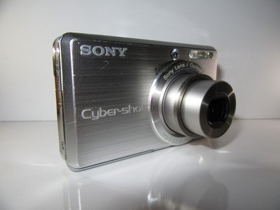 Sony Cyber-shot DSC-S750 7.2MP Digital Camera - Silver - TESTED & WORKING