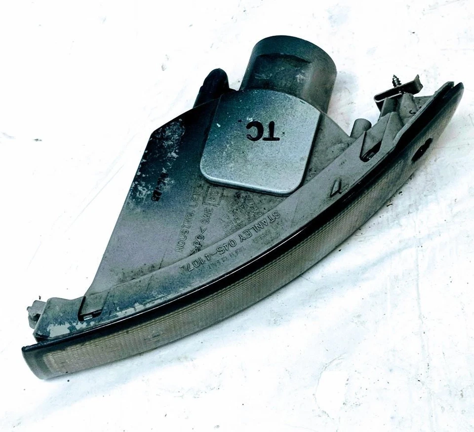 Señal de giro delantera transparente para conductor Mazda Stanley 045-4107L 1998-2002 Millennia LH Foto 3 de 4