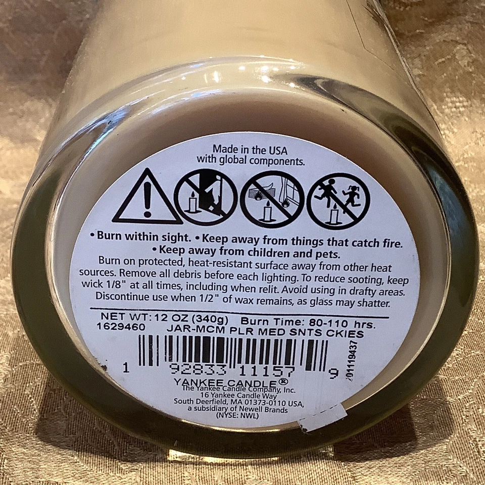 Yankee Candle SANTA’S COOKIES Vela Pilar Mediana Perfecta (12oz) Foto 3 de 3