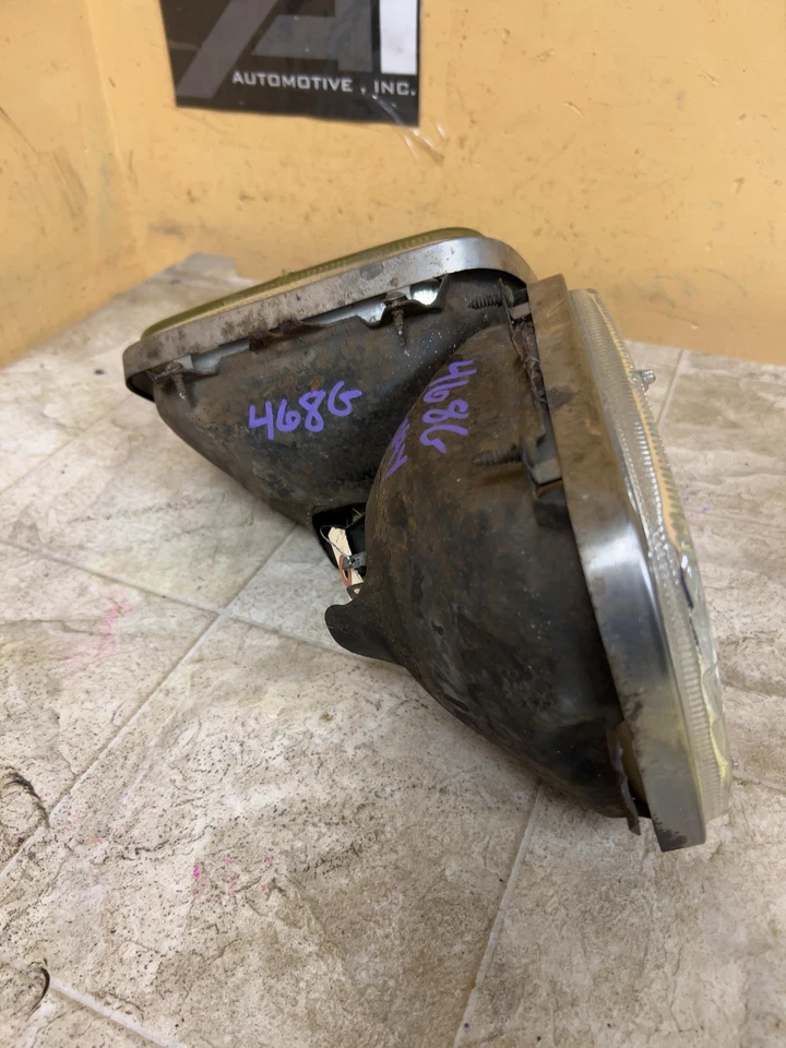 1979-1991 GMC PICKUP R&L PAIR HEADLAMPS CHROME BEZEL OEM - Image 3 of 4