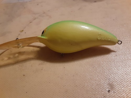 Shape Crankbait Lures Fishing Lure Deep Diver Lifelike 2X Hooks PARROT ...