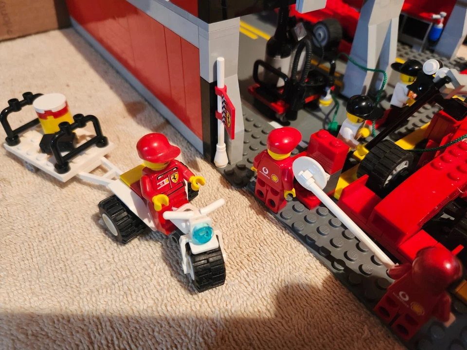 LEGO FERRARI F1 TEAM #8144 Custom Build w/ Film Crew, Manual & Decals, Set F - Image 3 of 4