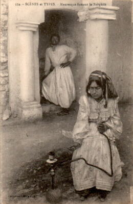 mauresque fumant le narghilé, hookah smoking woman