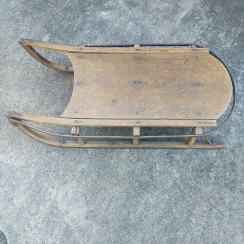 Vintage Antique Child's Wooden sled with metal runners in very good condition - Afbeelding 1 van 11