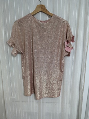 NEW LOOK SIZE 8 WOMENS PINK METALLIC TOP SHORT FRILLED SLEEVES - Picture 2 of 3