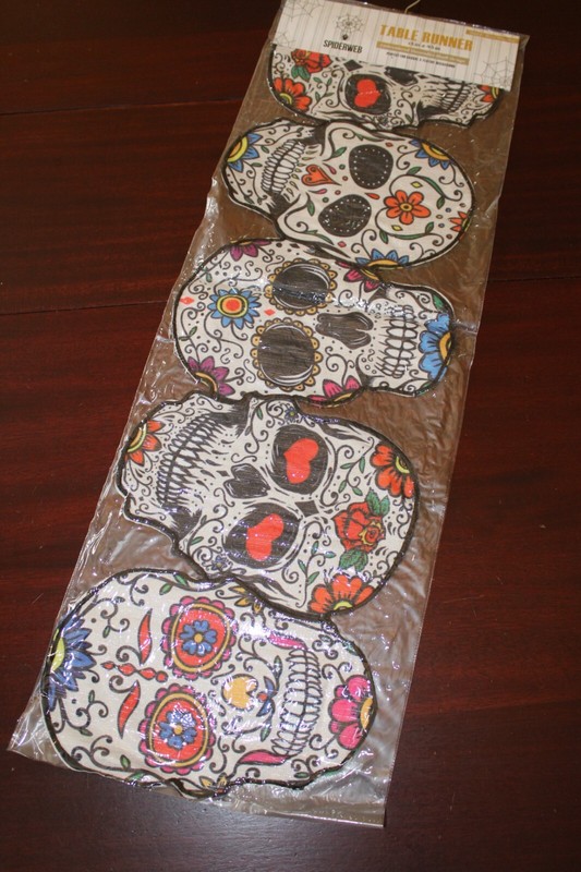 day of the dead halloween skull table runner nwt 13x45