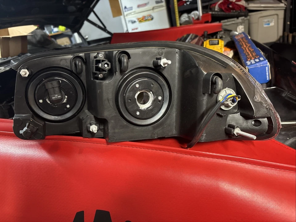 Conjunto de faros diestros aptos para camioneta Mack Pinnacle Granite Vision CX CT 1998-2018 Foto 4 de 4