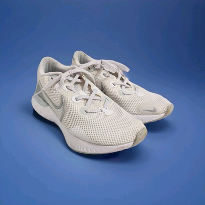 Nike Renew Run Womens Size 8 White Gray Athletic Walking Running Shoes Sneakers