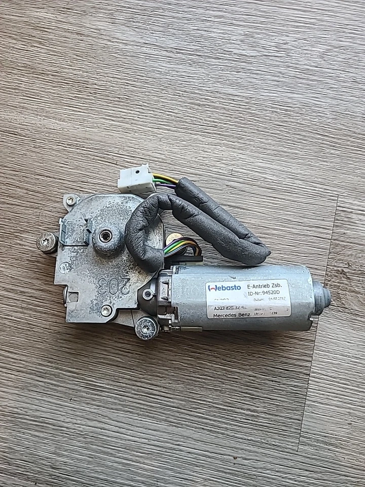 203-820-32-42 Genuine Mercedes Sunroof Motor for MB E Class C Coupe Sedan E320 - Image 2 of 4