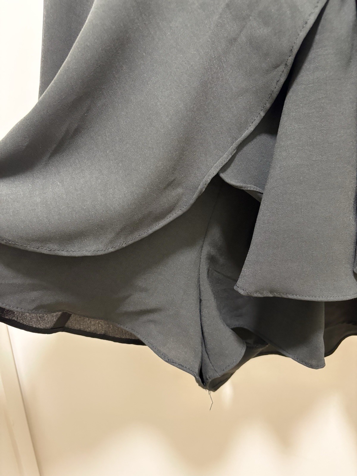 American Threads Black Ruffled Backless Wrap Shor… - image 5