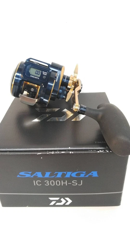 Carrete de pesca Daiwa 21 Saltiga IC 300H-SJ Baitcast 7.3:1 con bolsa de caja... - Imagen 1 de 4