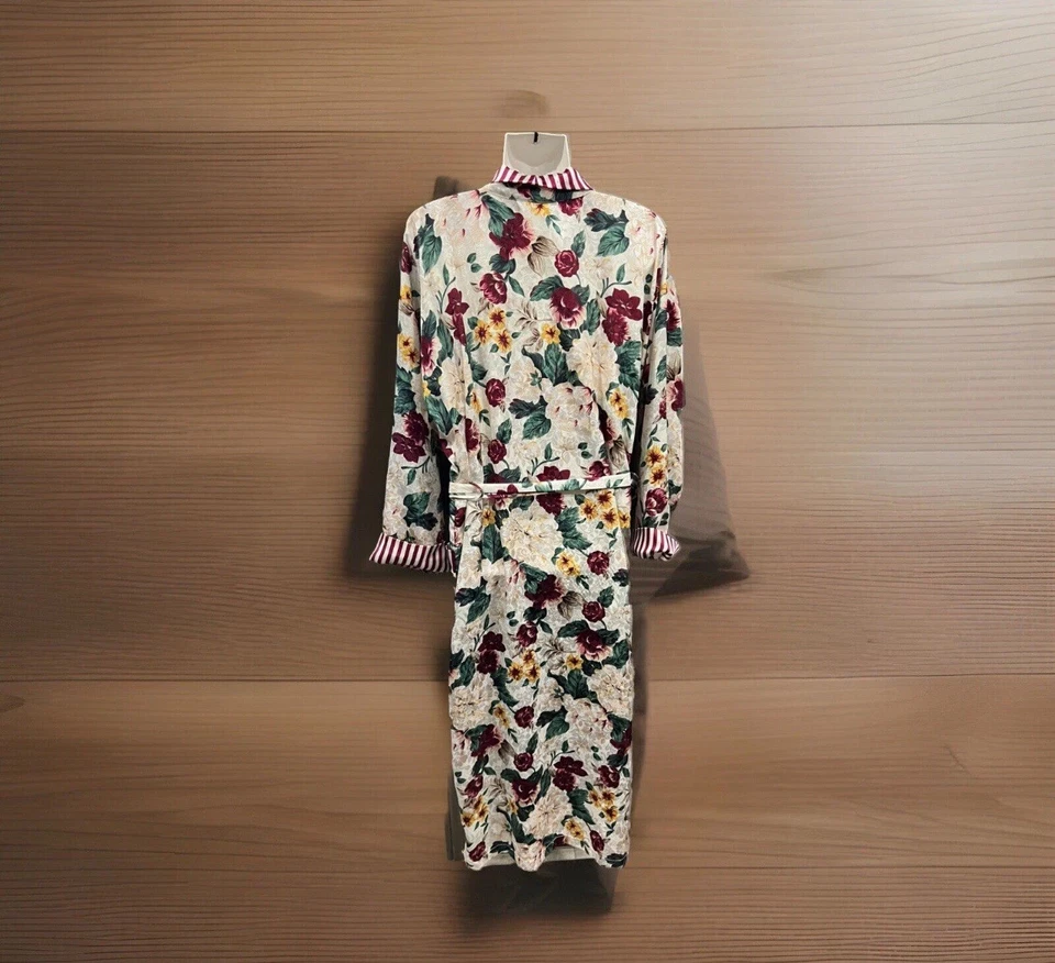 De colección. Bata Signature Expressions OS floral y gasa Foto 2 de 4