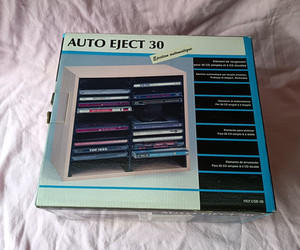 RANGEMENT CD AVEC EJECTION AUTOMATIQUE 26 CD + 2 CD DOUBLE NEUF JAMAIS SERVI