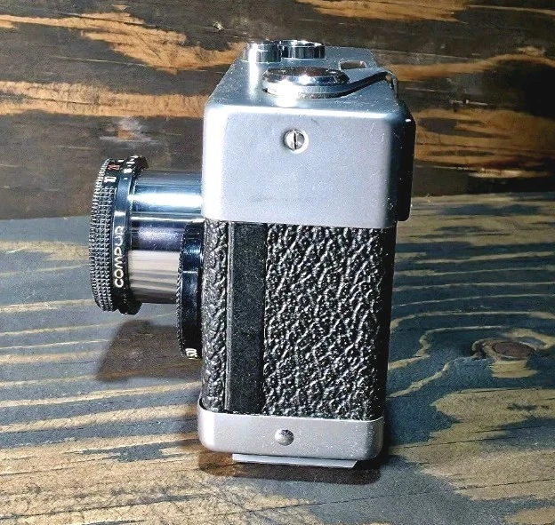 Rollei 35|Lente Carl Zeiss Tessar 40 mm F3,5|Plateado |Con estuche de cuero Foto 4 de 4