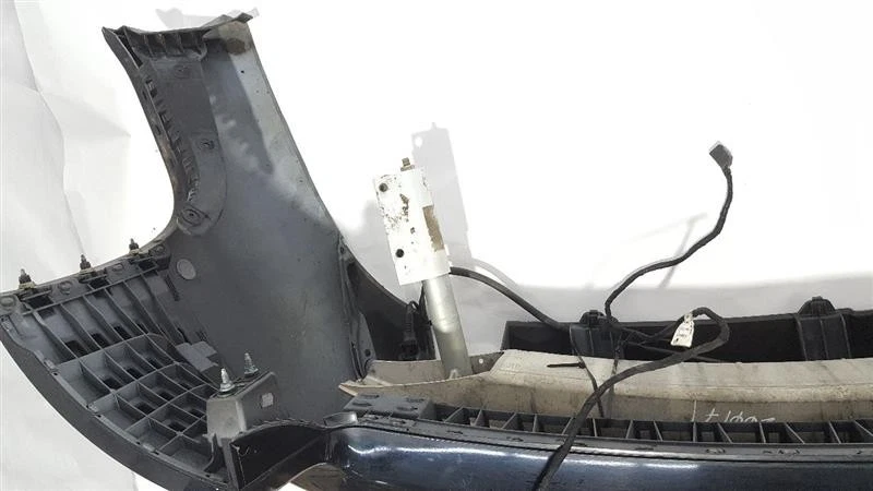 Rear Bumper With Park Assist Has Wear AWD OEM 2002 2003 2004 Audi A6 S-Line - Изображение 4 из 4