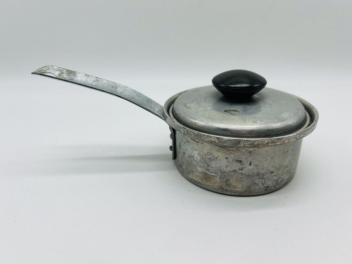 Vintage Mirro aluminum 1 cup pot/pan 5121M with lid 4.5