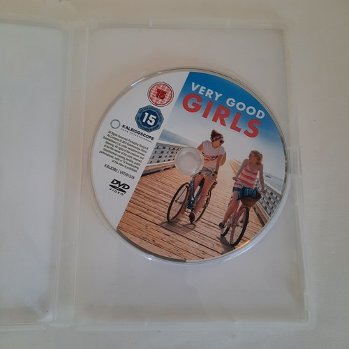 Very Good Girls DVD (2012), Dakota Fanning, Elizabeth Olsen - Naomi Foner (DIR) - Picture 5 of 5